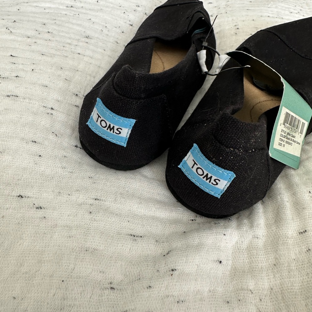 Toms Shoes - Picture 3 of 5